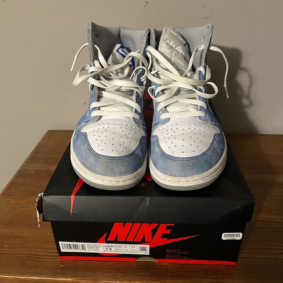 Jordan 1 High Hyper Royal - Picture 1 of 5